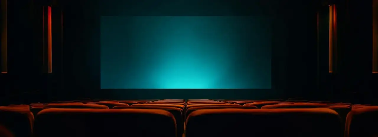 正在热映频道主视觉 · 红叶影视影院大屏场景
